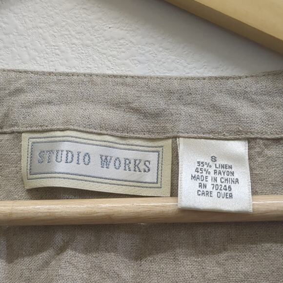 Studio Works Linen rayon blend button down tank top embroidery and pocket 8 - Picture 3 of 6
